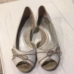 Mudd white eyelet open toed flats size 8M